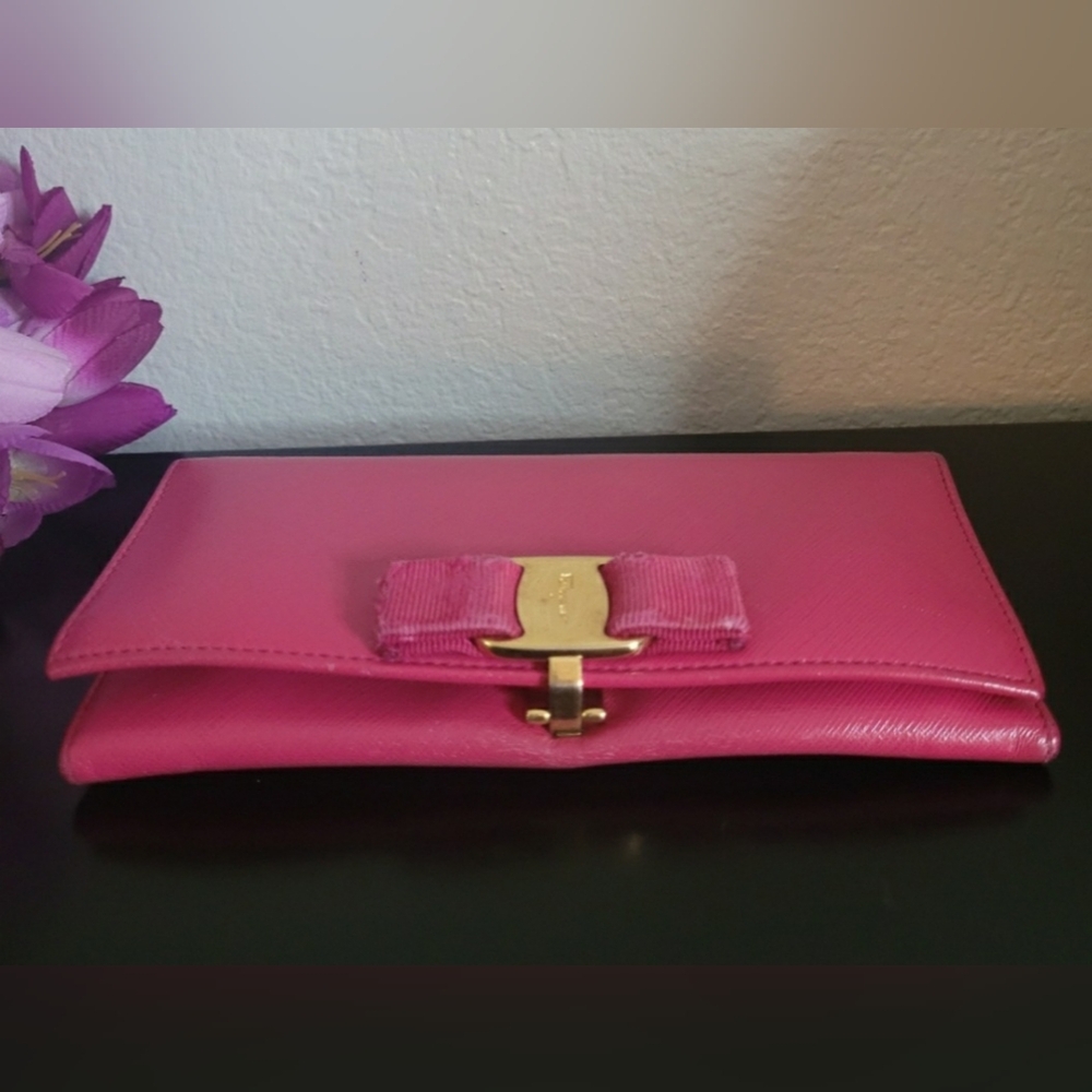Salvatore Ferragamo Vara Bow Pink Bifold Long Leather Wallet - Picture 4 of 13